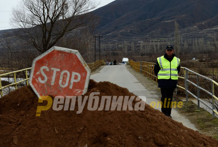 Се преврти камион кај Јаворица, сообраќајот во прекин во двата правци