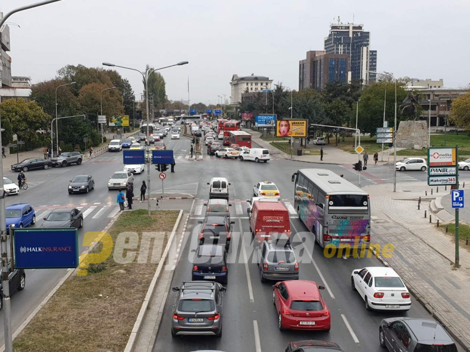 Наутро студено, во текот на денот сончево