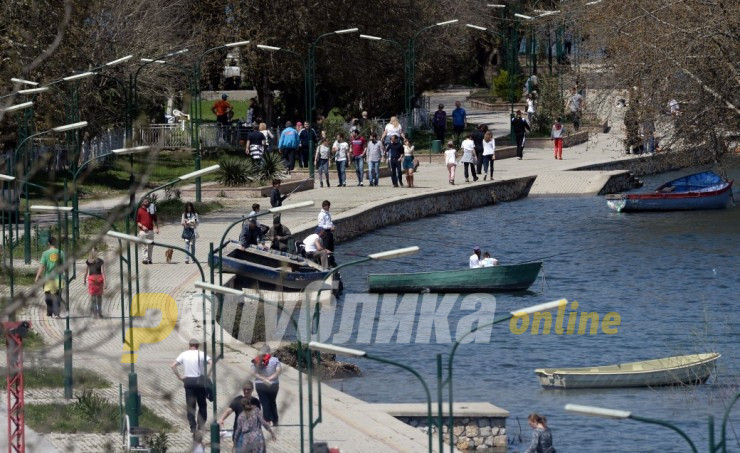 Спасувачка акција за пливач понесен од ветрот во Дојранско Езеро