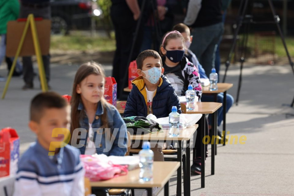 Кој ќе ги чува децата од понеделник кога почнува генералниот штрајк во градинките и училиштата?