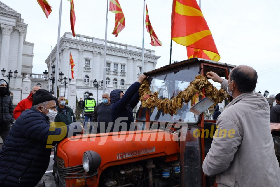 Кризната состојба со топлинска енергија и Законот за тутун пред пратениците