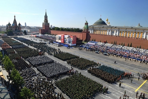 Путин ги откажа парадите на 9 мај: Стравот од украински напад е посилен од традицијата