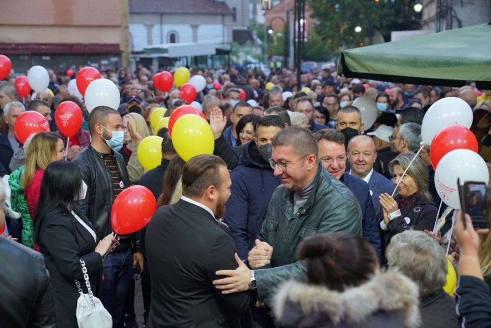 На народот му е преку глава од етноцентристичка политика, тој сака подобро да живее