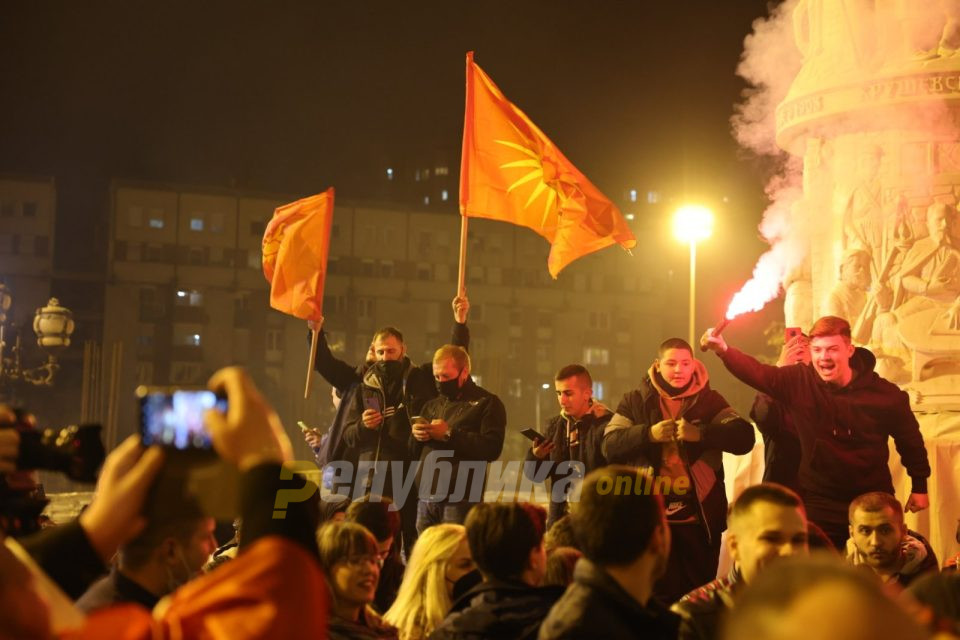 Николоски: Референдумот и предвремените избори треба да се одржат на ист датум