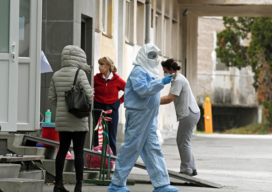 Проф. Трајковски: Врвот на овој бран се очекува за еден месец, а бројот на позитивни случаи ќе биде поголем од капацитетите за тестирање