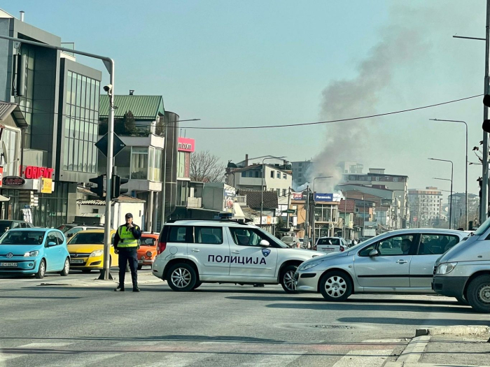 Голем пожар на Пластичарска, се гаснеше со шест возила