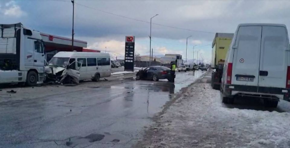 Детали за сообраќајката во Битола во која се повредени 20 лица