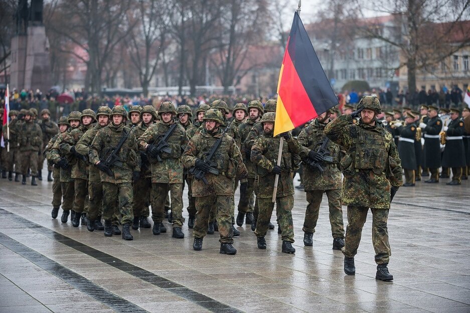 Воведувањето задолжителен воен рок може да ја чини германската економија и до 70 милијарди евра