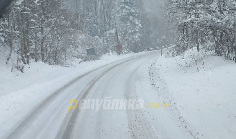 Снег на Попова Шапка и Маврово, во Крушево намалена видливост поради магла