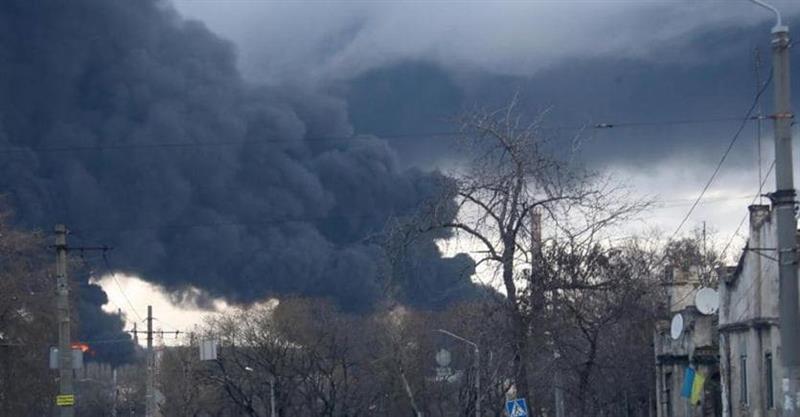 Украина објави снимка: Руси ја погодија детската болница во Миколаев, најмалку еден загинат