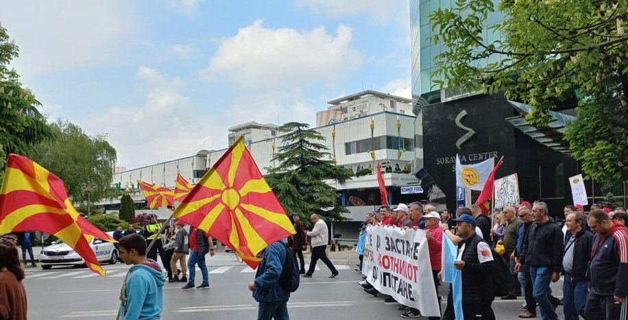 Работниците порачаа: Не може да бидеме робови седум дена во неделата