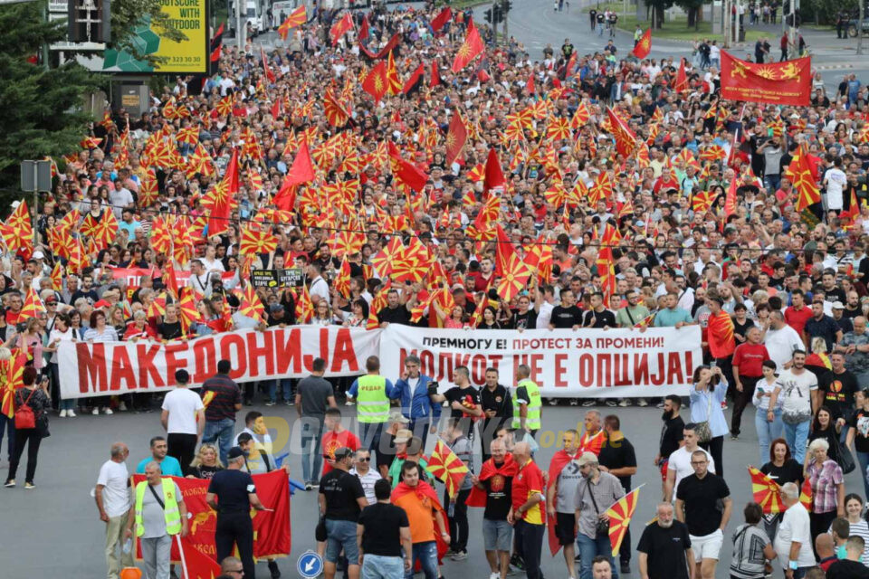 Oтворено студио пред Влада: Премногу е – потребни се промени во земјоделството, инфраструктурата и на секое поле, Македонија со СДСМ тоне