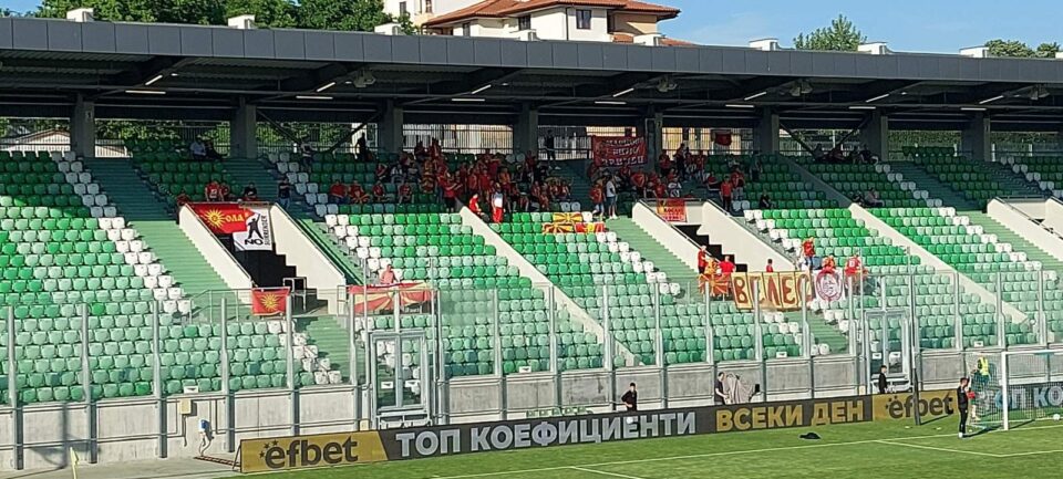 Празно на трибините, ги нема Тупанчески, Фетаи, Мерко, Бучковски „на свој трошок“ да ја бодрат Македонија