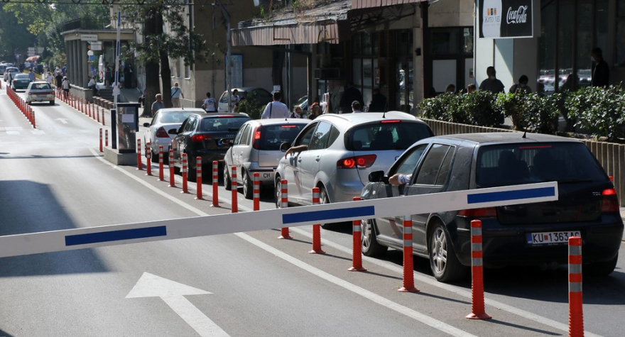 Две лица нападнале скопјанец во кругот на Клиничкиот центар