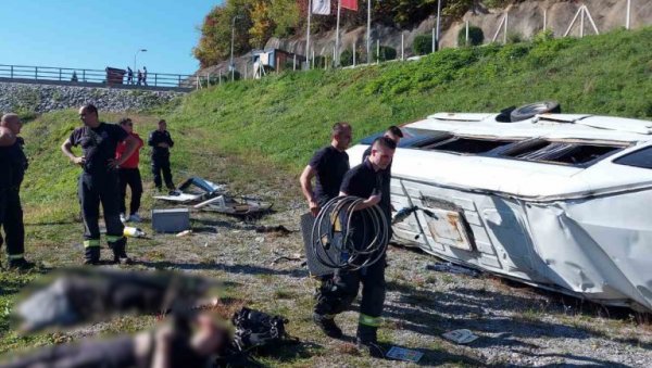 Во Ваљево се преврте автобус полн со патници, има мртви