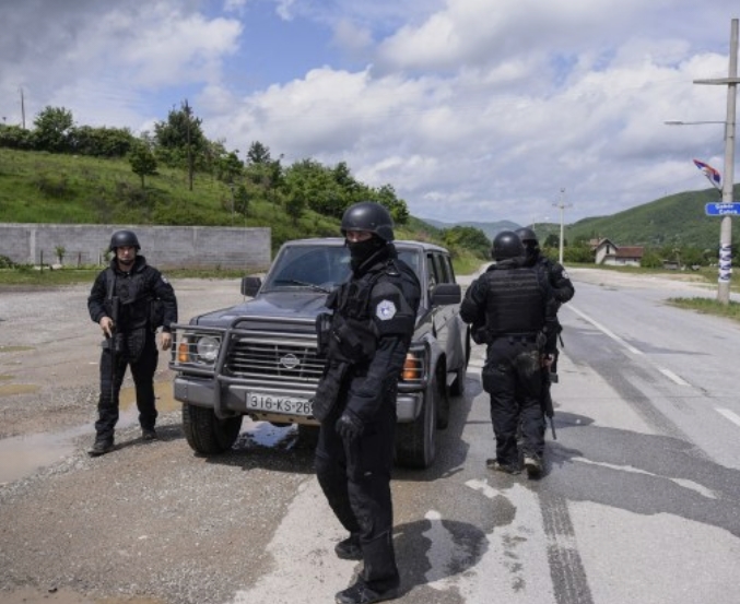 Девет луѓе повредени при експлозија на бомба во Призрен