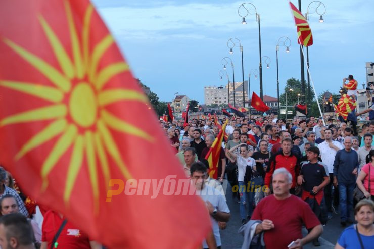 Николоски: Ги повикувам граѓаните да дадат поддршка на ВМРО-ДПМНЕ од 61 пратеник за Македонија да не трпи уцени и притисоци од никого