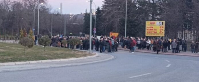 Граѓани протестираа кај Автокоманда против новите услови во системот на греење