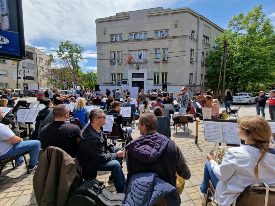 Министерке, имате проблематичен однос кон традицијата, културата и врвните професионалци