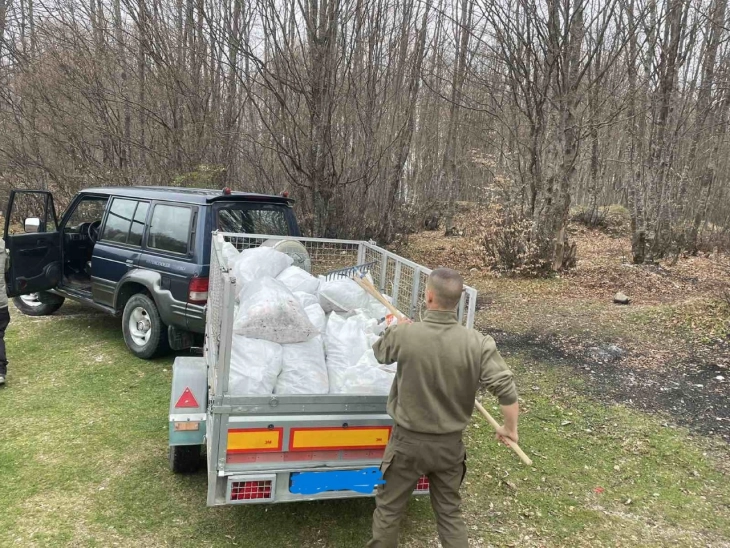 Националниот парк и планинарските клубови во мај и јуни со акции за собирање отпадоци на Шар Планина