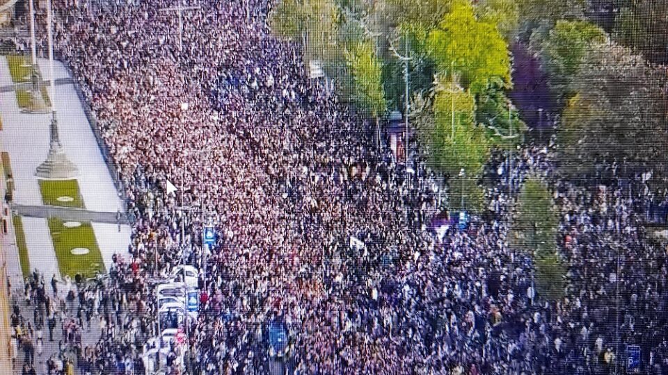 Илјадници граѓани излегоа на протестите „Србија против насилството“