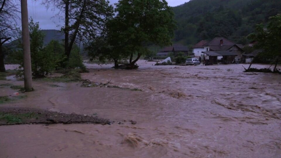 Вонредна состојба поради поплави во 35 градови и општини во Србија