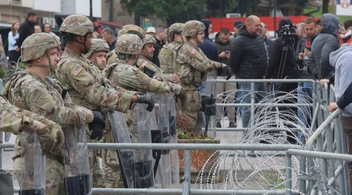 КФОР: Зад насилните протести во северно Косово се криеја криминални групи