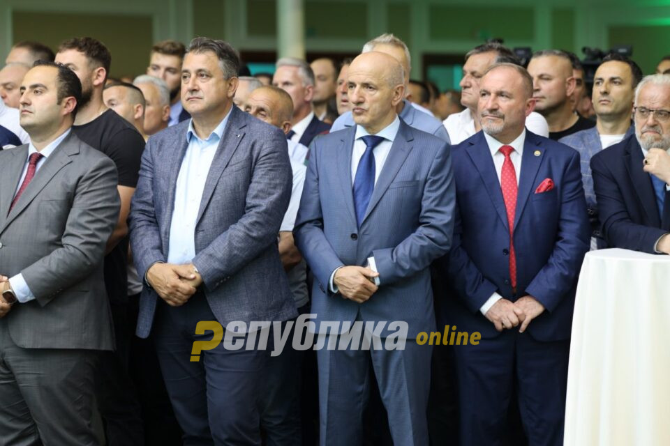 Функционери на ДУИ живееле во дивоградби во Чаир, Меџити им средил да ги легализираат