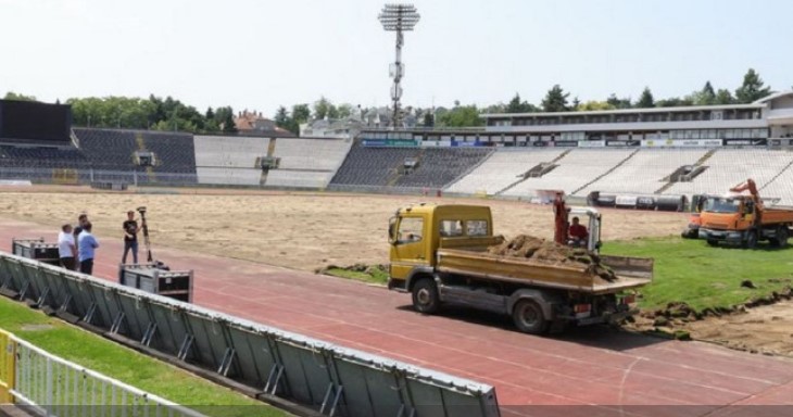 Во Србија терени со хибридна трева, кај нас ги јадат паразити