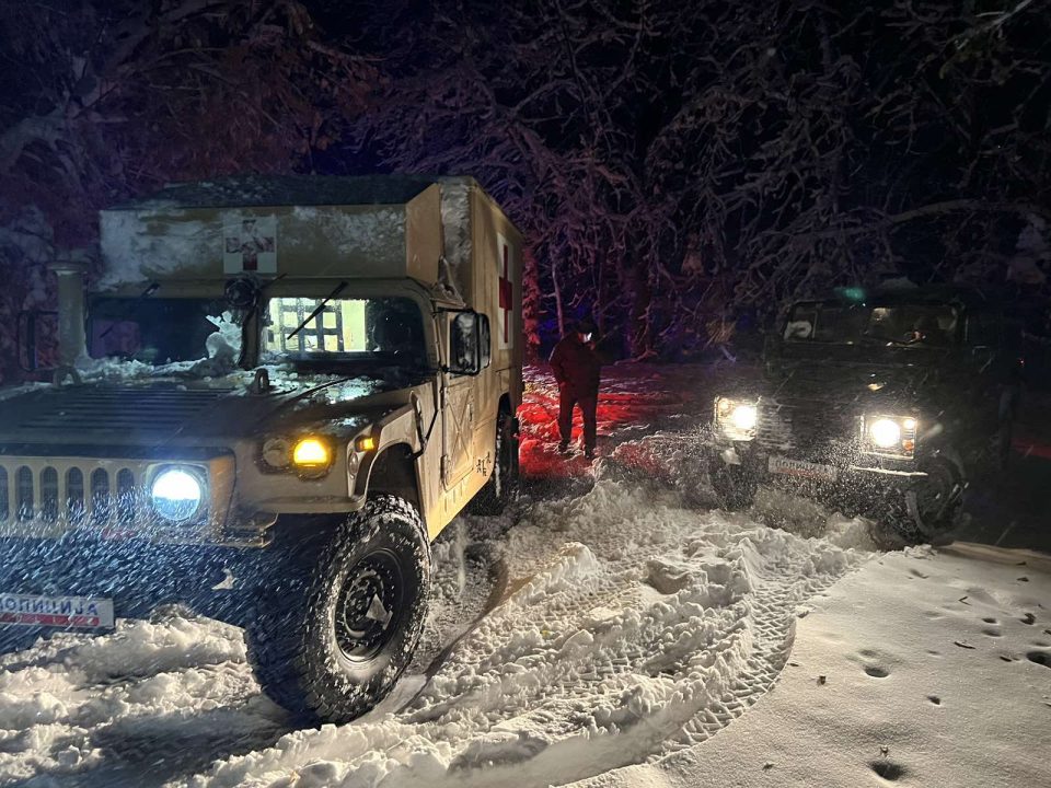 Тригодишно дете меѓу заглавените на жичарата на Водно, ги спасуваа полициски екипи