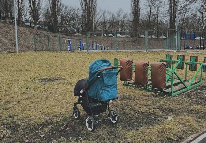 Пет луѓе, меѓу кои две деца, загинале во украински напад со дрон во Курск, повредени уште двајца членови на семејството