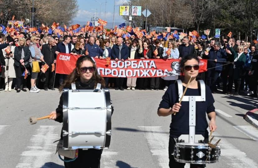 Ковачки го прозва Пендаровски: Кој нареди инструменти од воениот оркестар да се употребат на партиски собир?