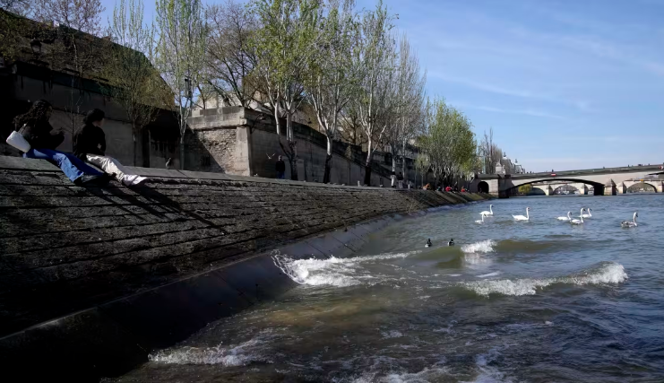 Вложија милијарди за да можат да пливаат во најромантичната река на светот, но сега им се заканува голем крах