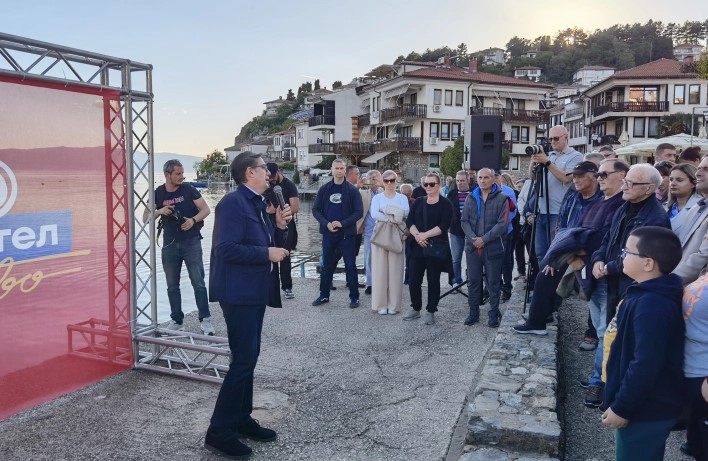 Толку собра: Пендаровски зборуваше пред дваесетина охриѓани