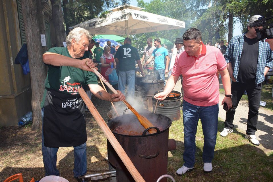 Во Војводина, четиригодишно дете паднало во казан со гулаш