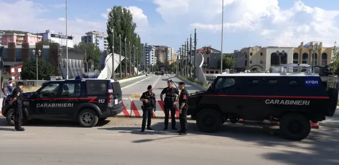 Стејт департментот не поддржува никакви промени на статусот на мостот во Митровица