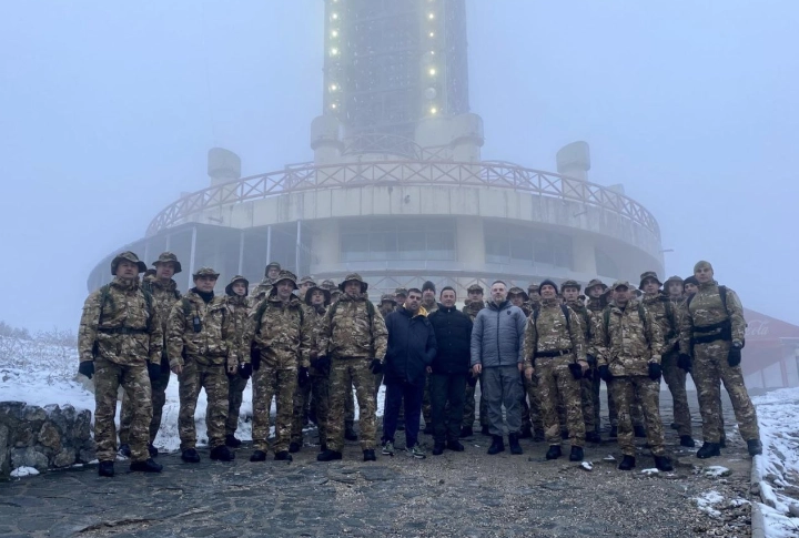 Директорот на БЈБ на кондиционен марш со Единицата за брзо распоредување