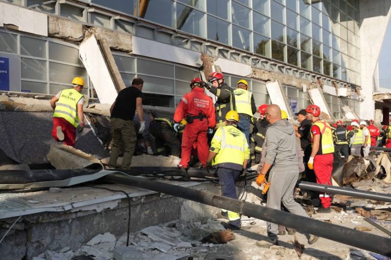 Тројцата повредени во Нови Сад се уште се во тешка состојба